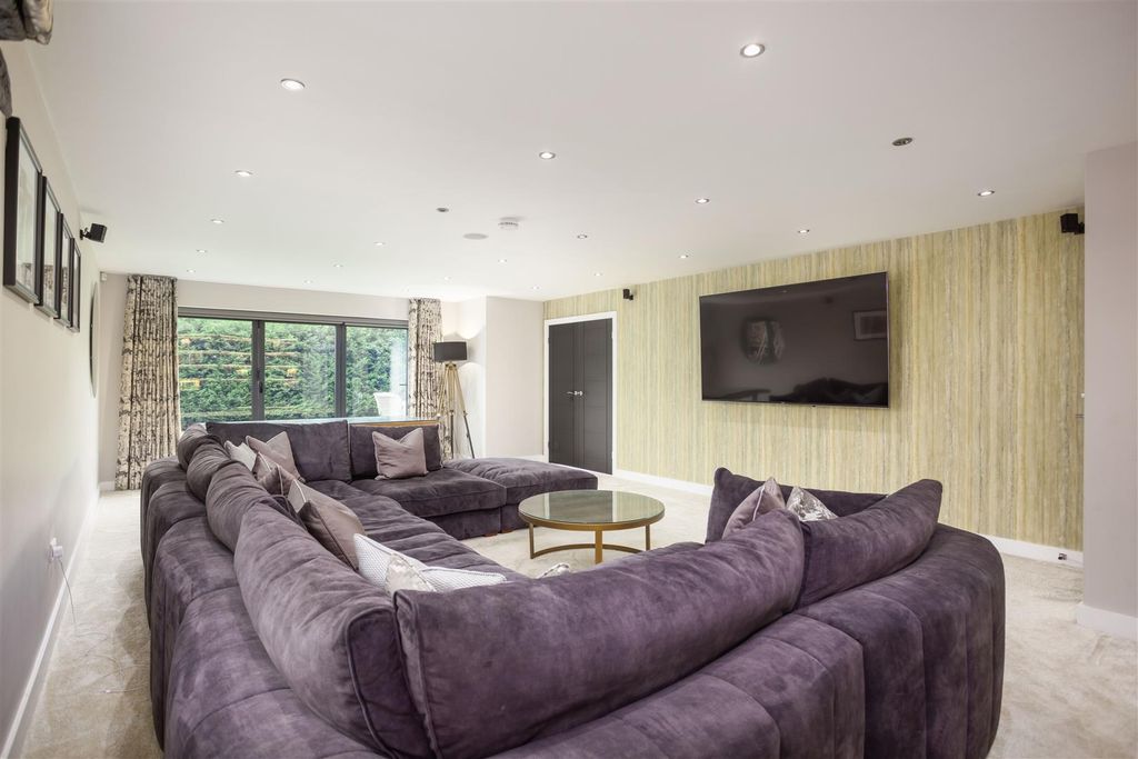 Property photo 3 of 16 00009.Jpg