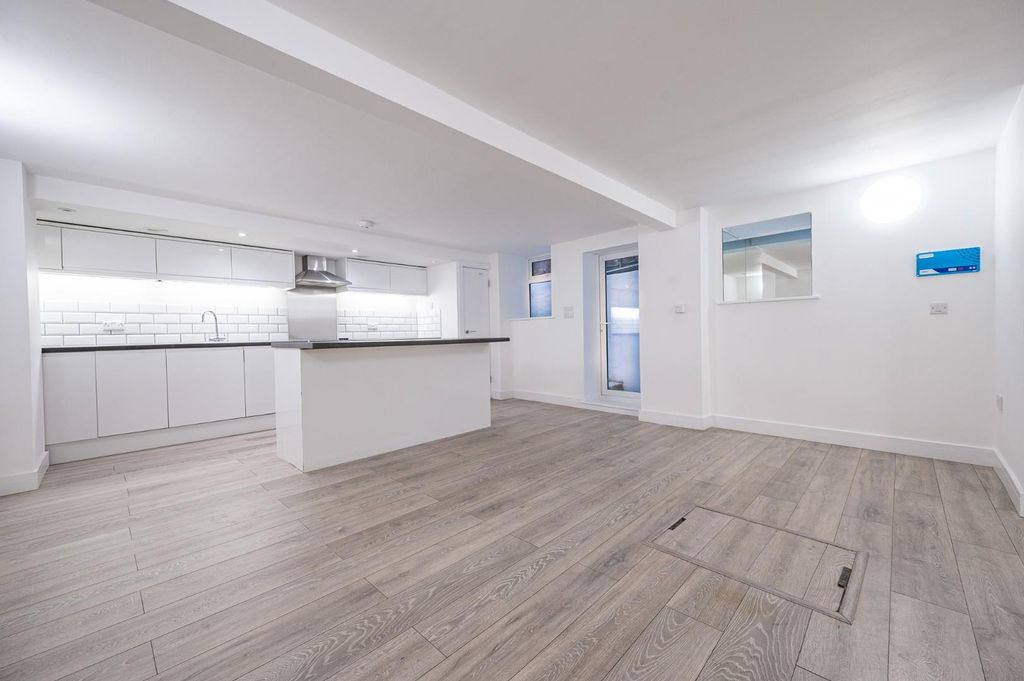 Property photo 2 of 12 Dsc_0137-Hdr.Jpg