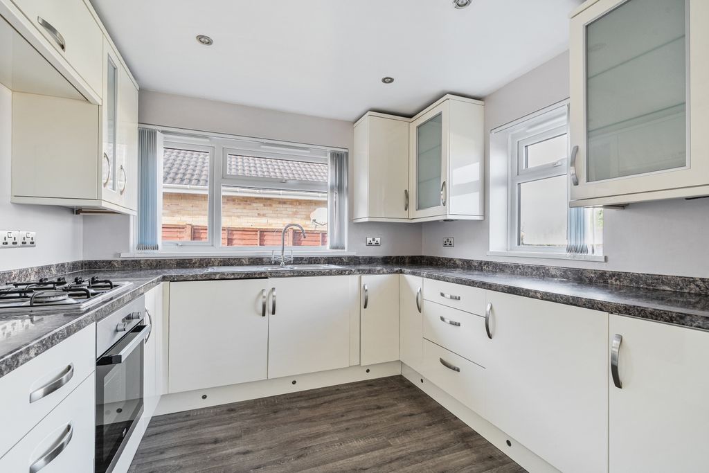 Property photo 2 of 16 1393708-3-694539A3Ec132