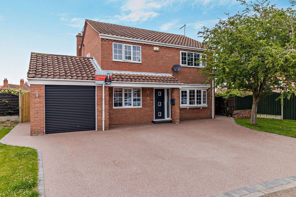 Property photo 2 of 17