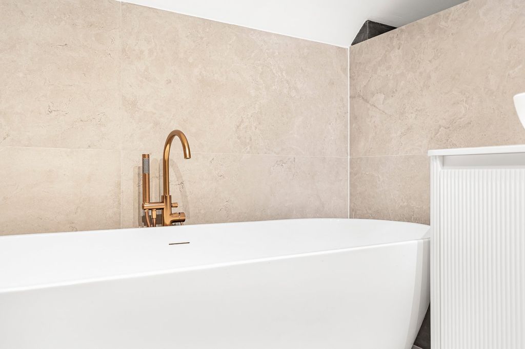 Additional image 27 of 5 bed detached house for salePipers Green Lane, Edgware HA8