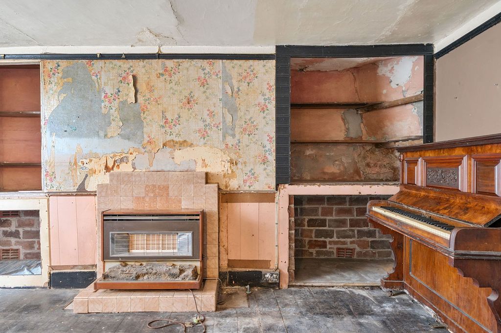 Property photo 3 of 19