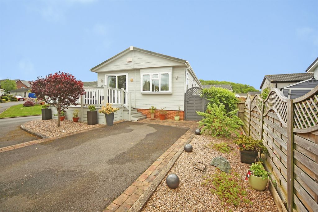 Property photo 1 of 23