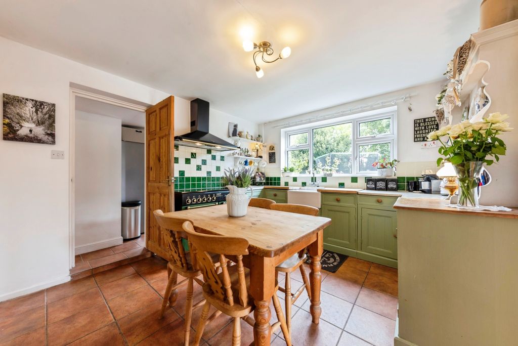Property photo 2 of 20 14_Meadowdale_Crescent-23
