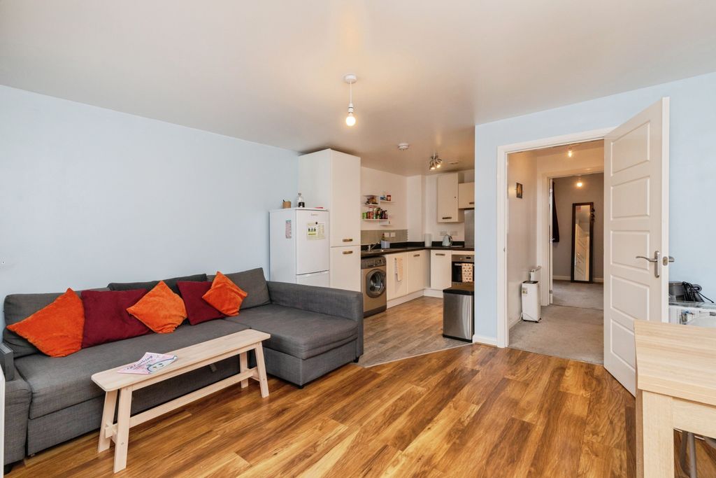 Property photo 3 of 20