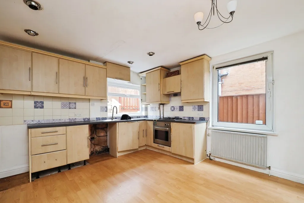 House in Nottingham, Chilwell - View 6