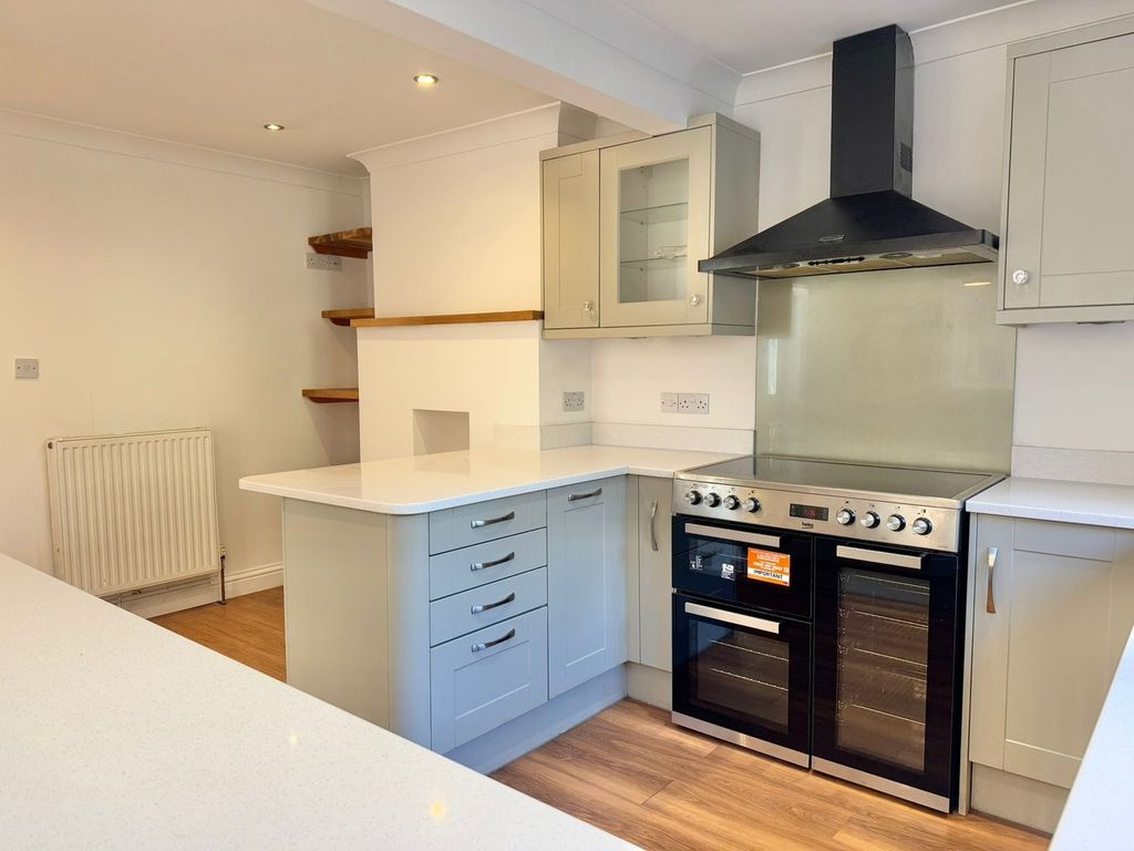 Property photo 2 of 26