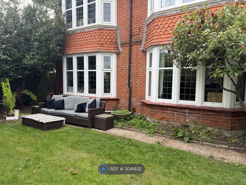 Property photo 2 of 15 Stokewood House &amp; Garden