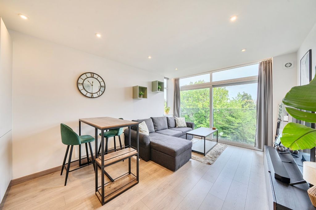 Property photo 2 of 12 Open Plan Reception