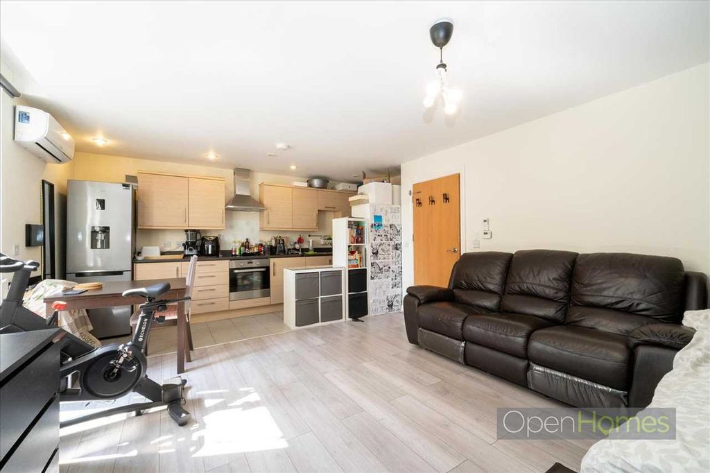 Property photo 2 of 9