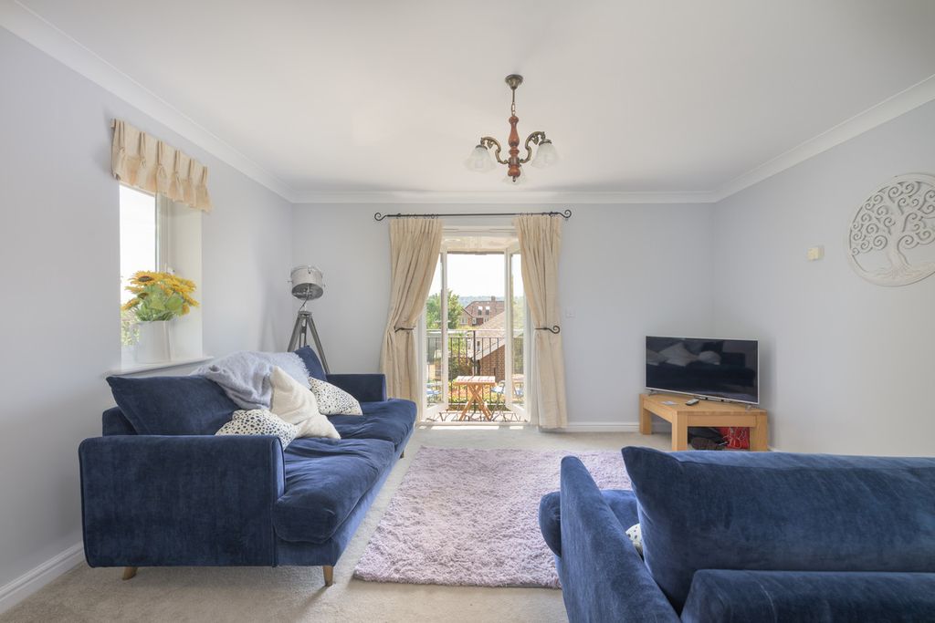 Property photo 2 of 19