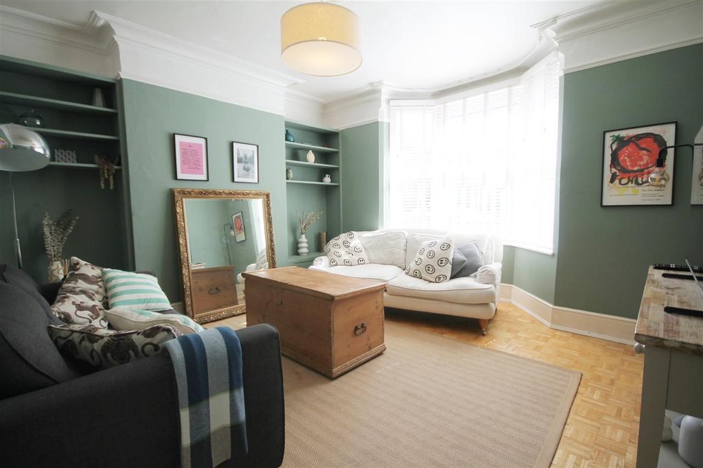 Property photo 2 of 16