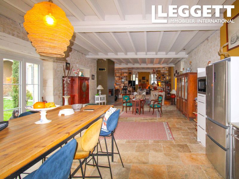 Property photo 2 of 10