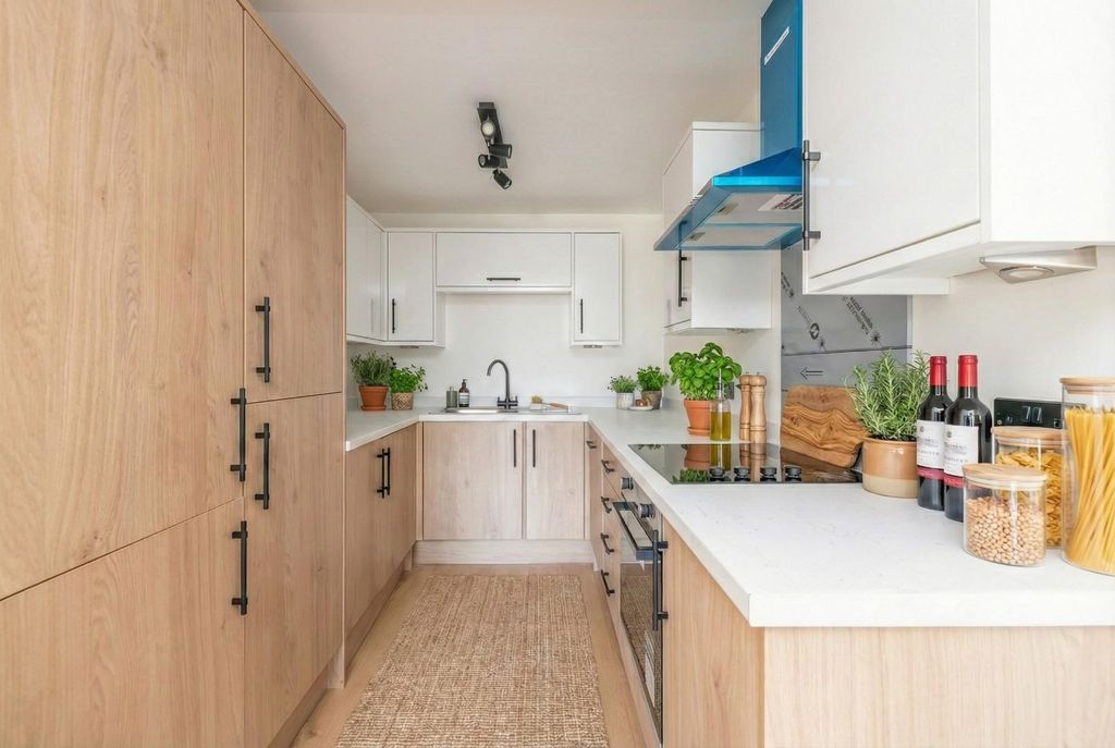 Property photo 3 of 7 014A4748-Charlien.Jpg