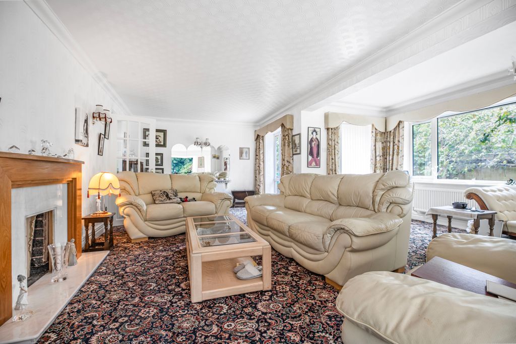 Property photo 3 of 26