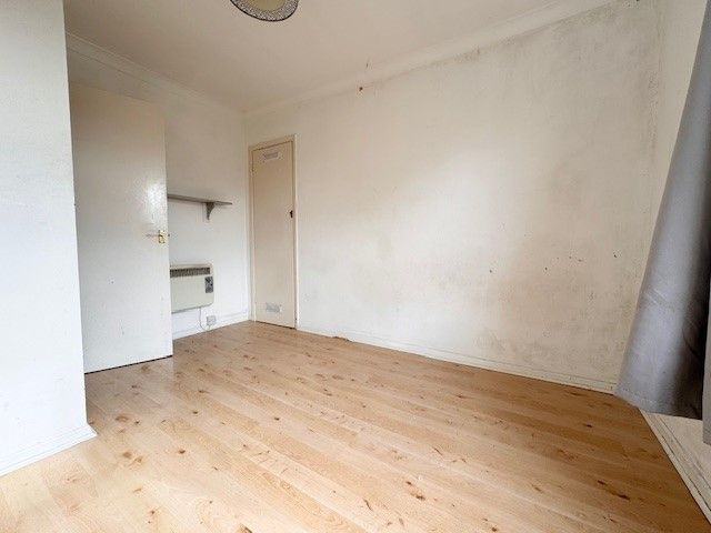 Property photo 2 of 6 Bedroom 1