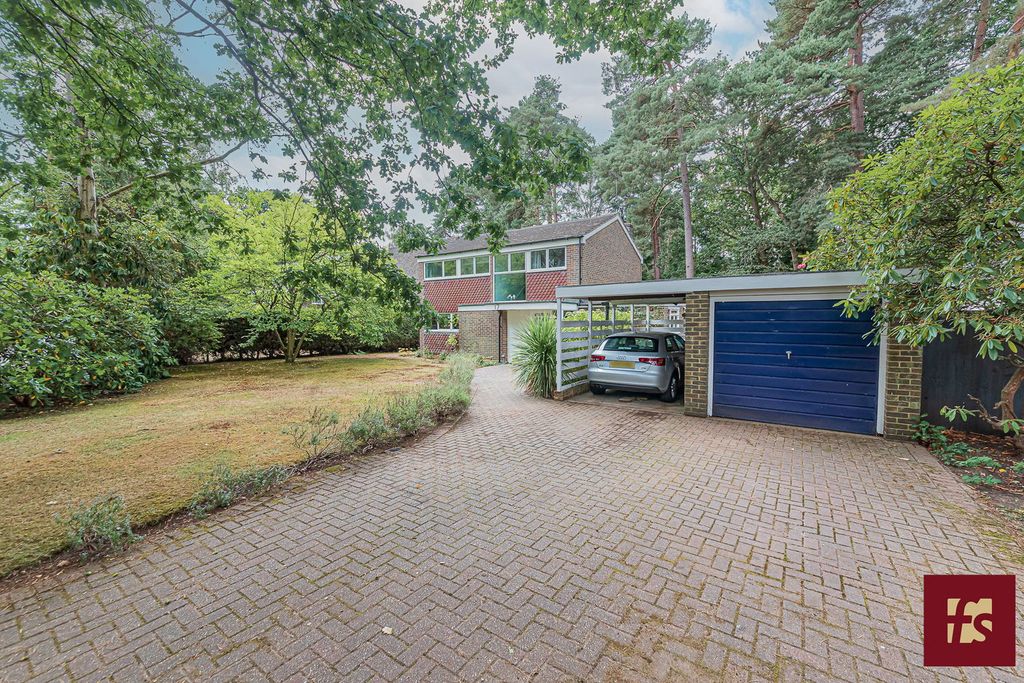 Property photo 1 of 28