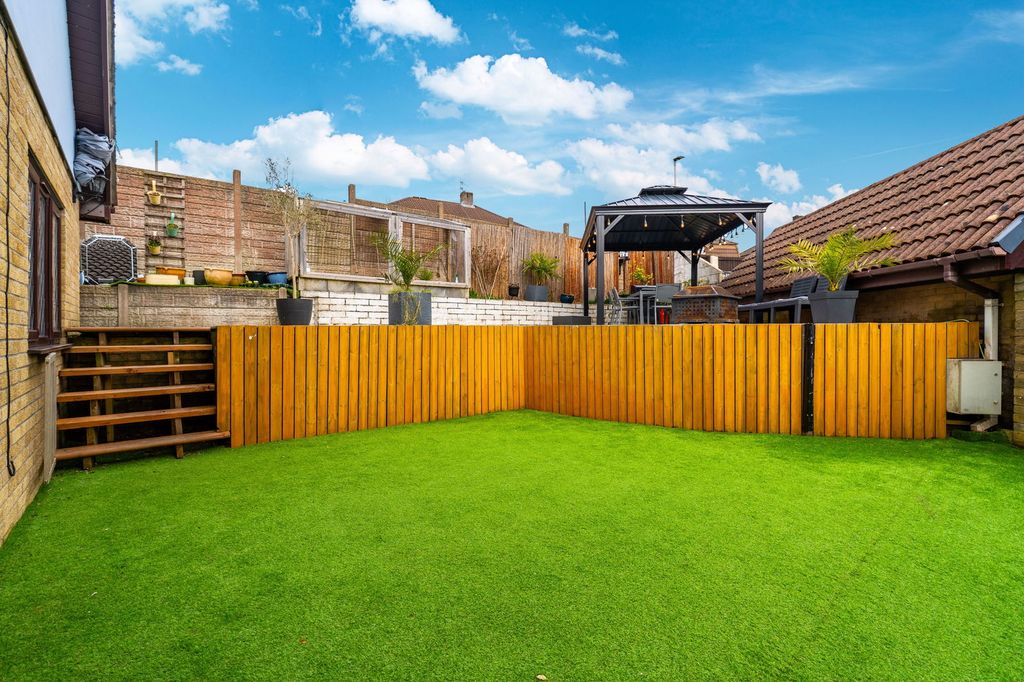 Property photo 3 of 57