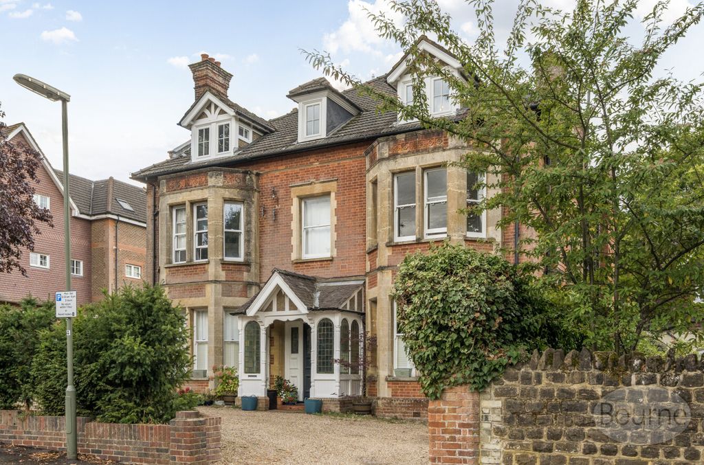 Property photo 1 of 15 c8285Eef-5701-499...