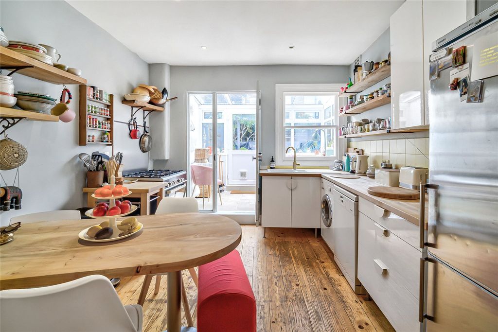 Property photo 3 of 15 Picture No. 06