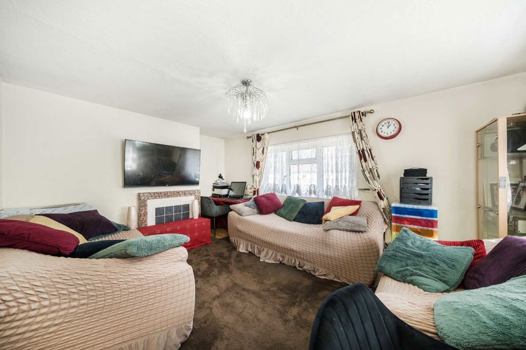 Property photo 2 of 6