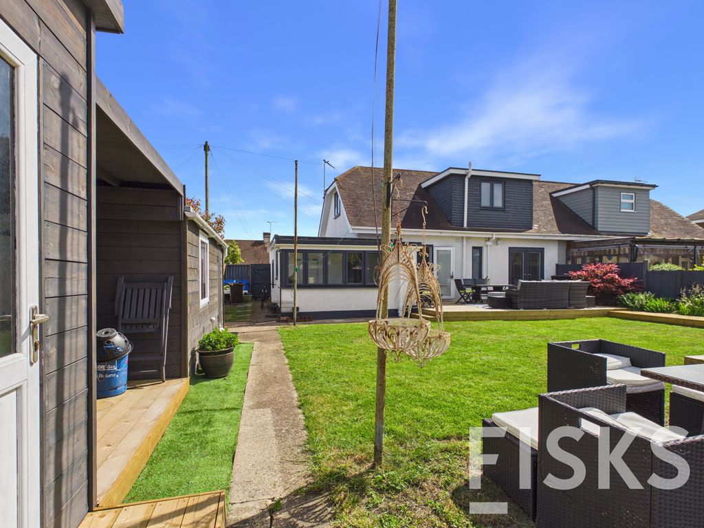 Property photo 2 of 39