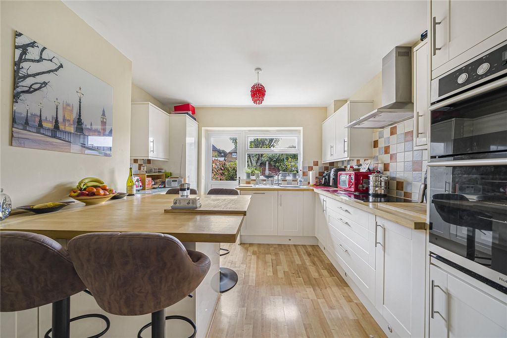 Property photo 3 of 17 Kitchen