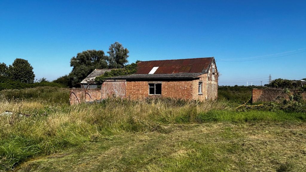 Property photo 1 of 5