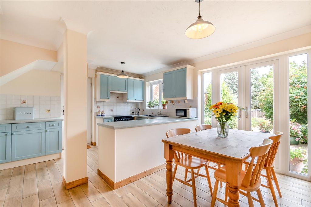Property photo 2 of 21 8700618-Interior15.Jpg