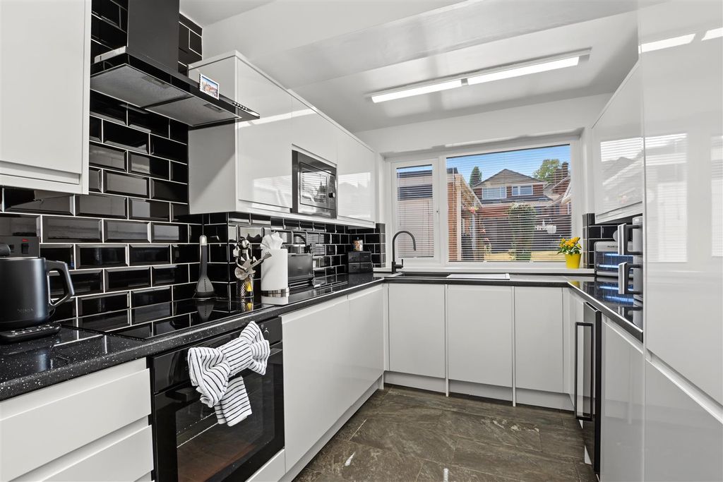 Property photo 2 of 14 Kitchen_2.Jpeg
