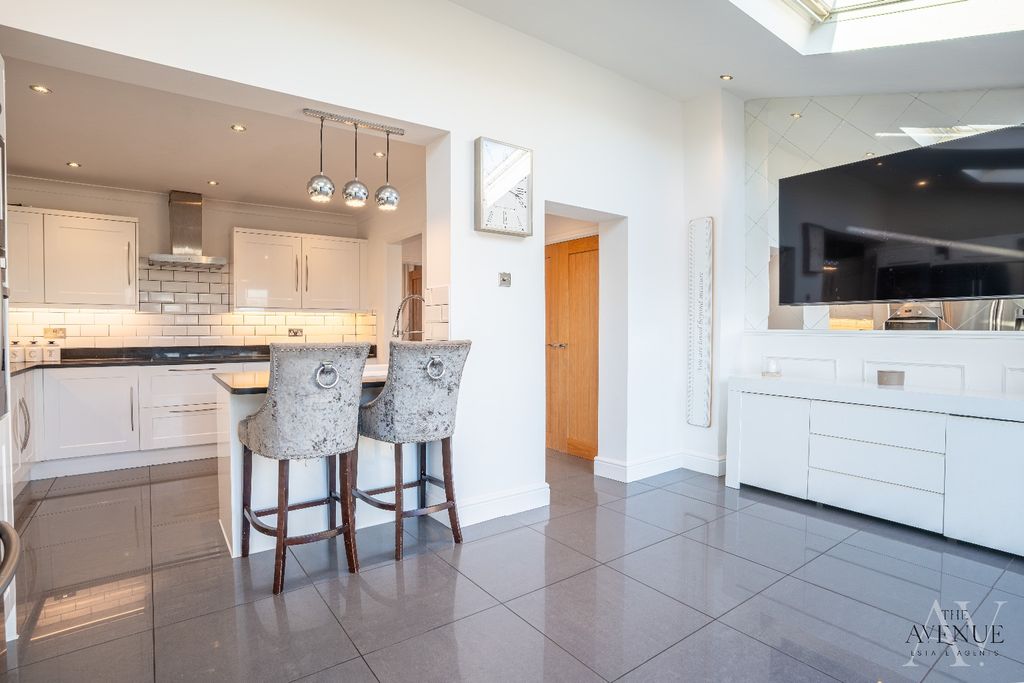 Property photo 2 of 21 4803585