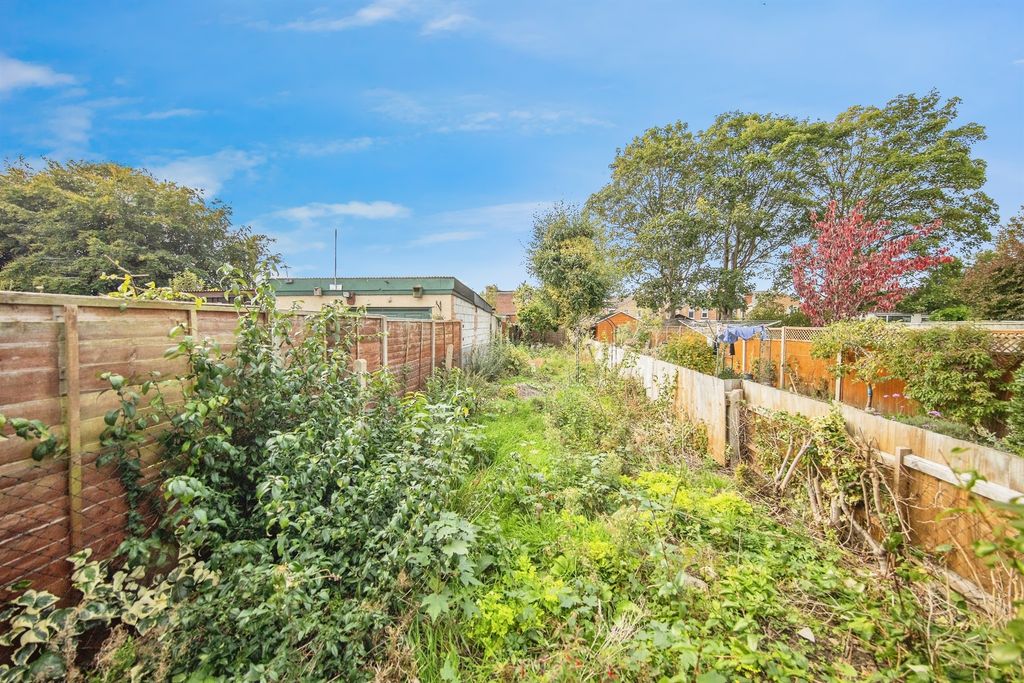 Property photo 2 of 14