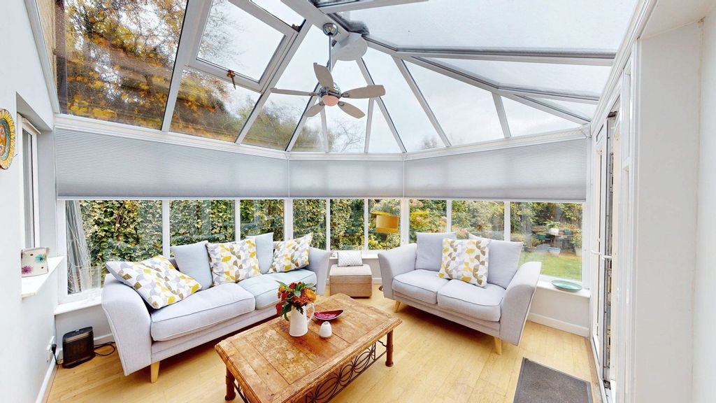 Property photo 3 of 28 Conservatory