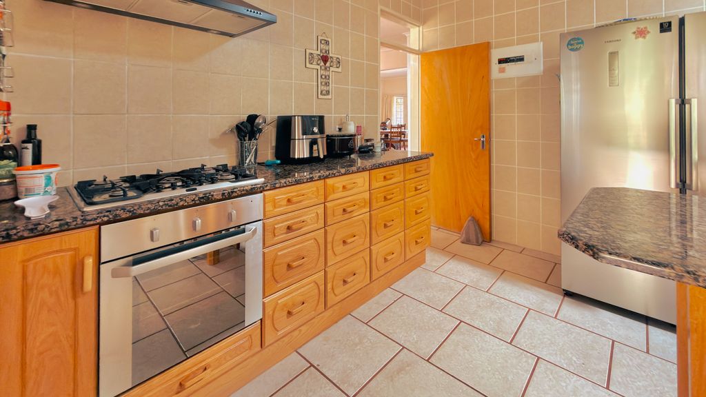 Property photo 3 of 70