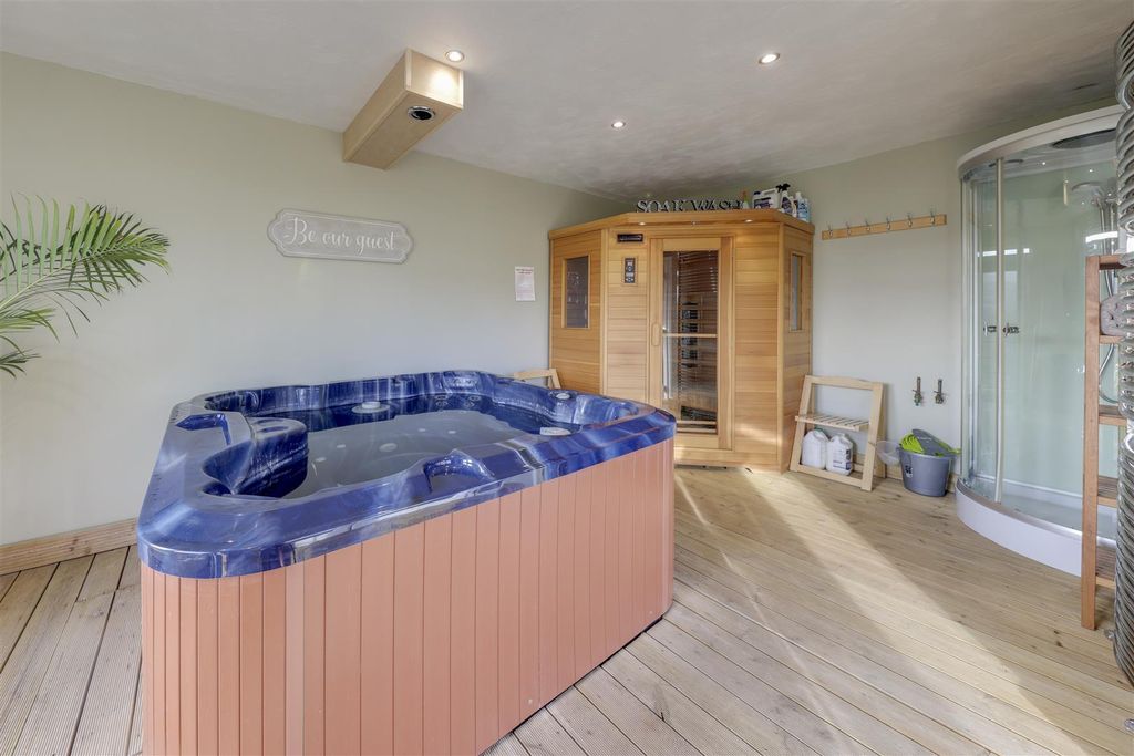 Property photo 3 of 58 Spa Room