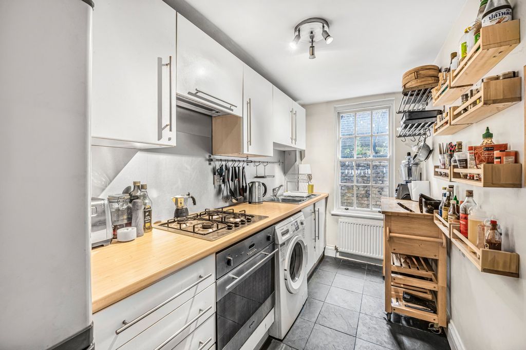 Property photo 3 of 12