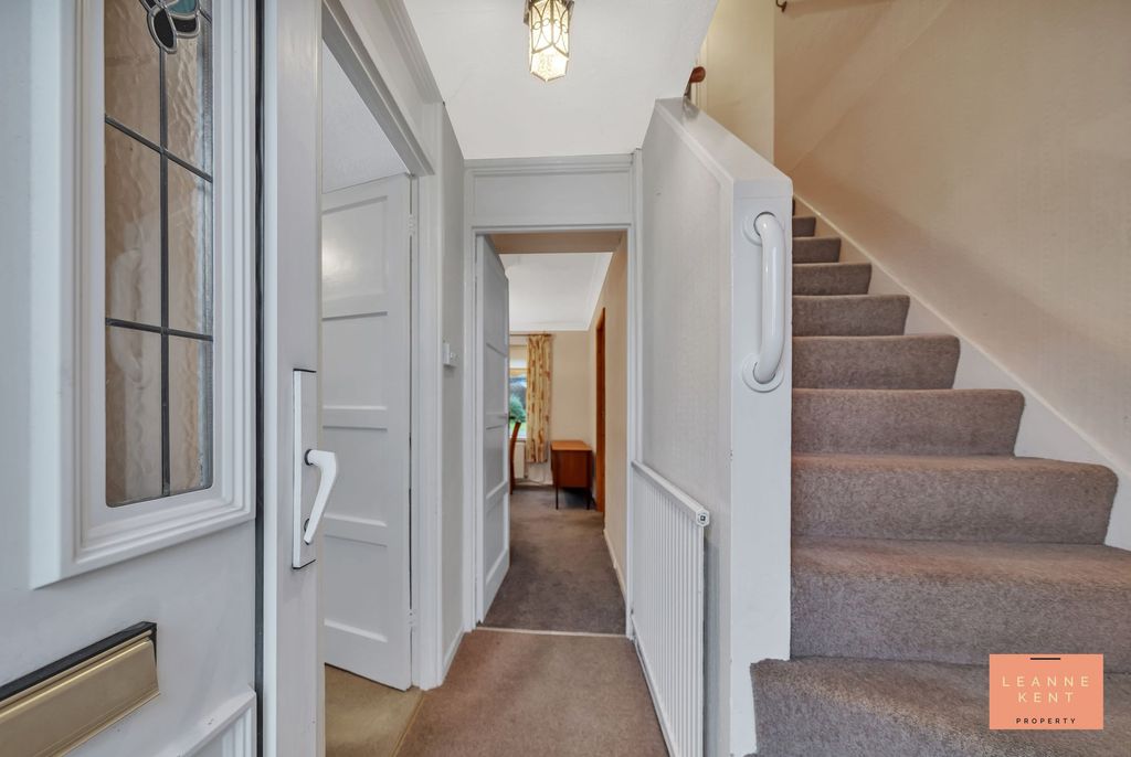 Property photo 2 of 32