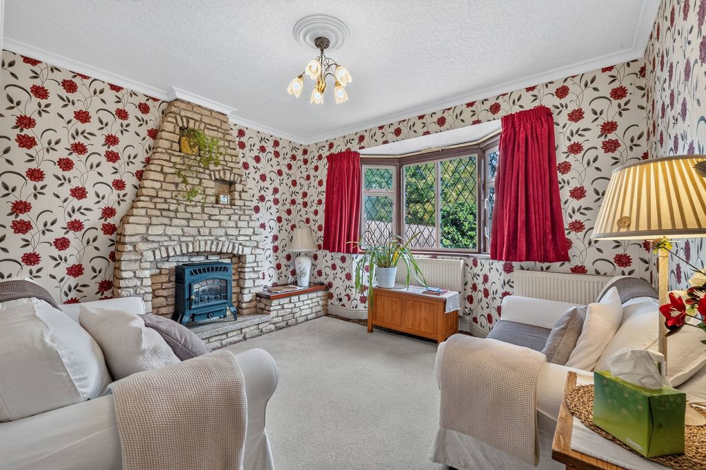 Property photo 2 of 39