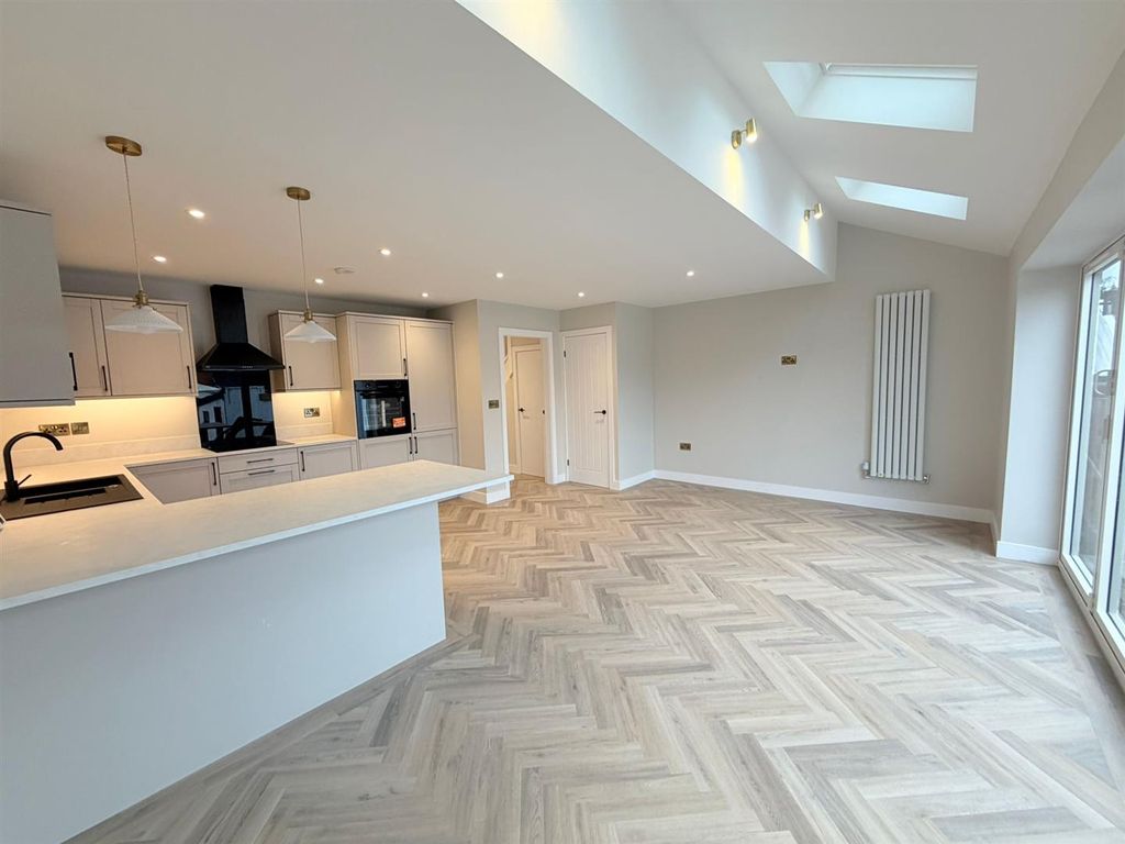 Property photo 2 of 16 (9).Jpeg