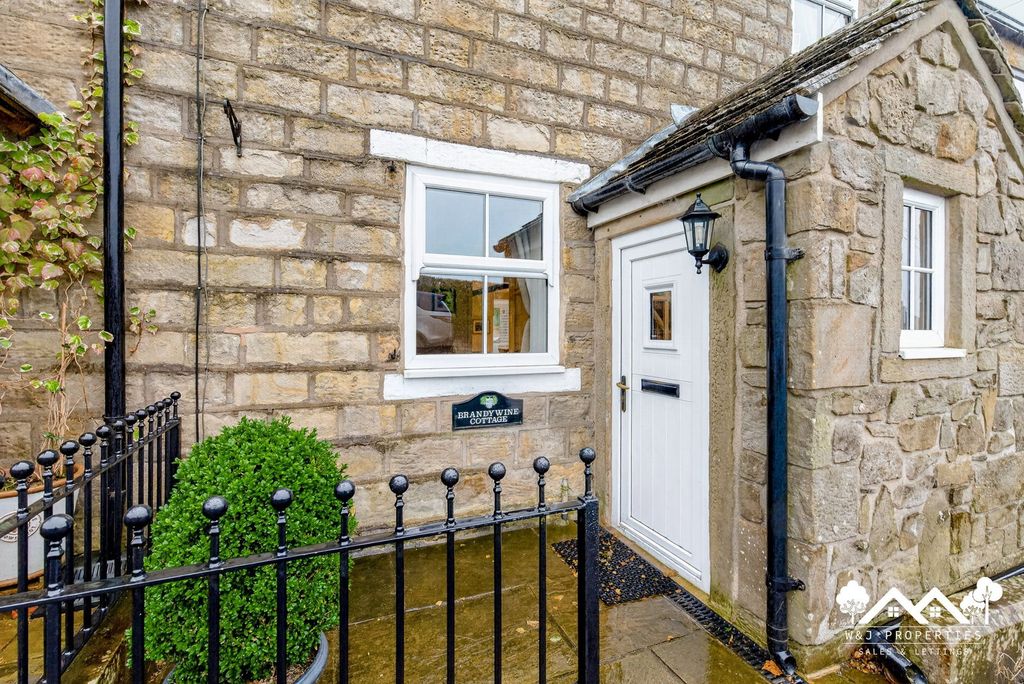 Property photo 2 of 33