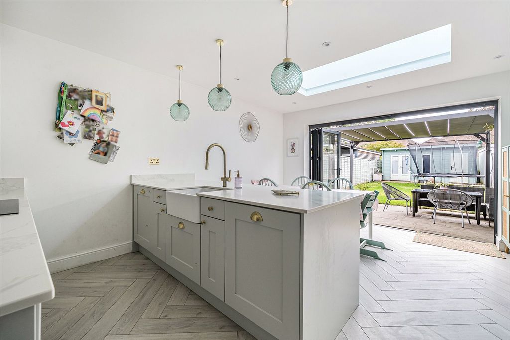 Property photo 3 of 19 Picture No. 12