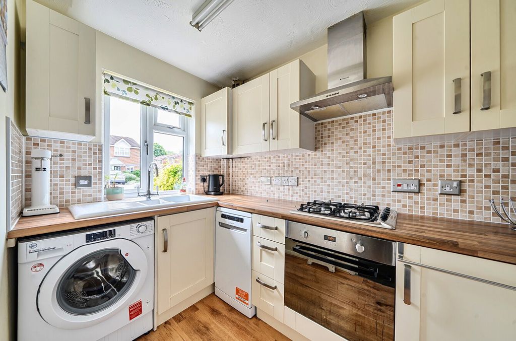Property photo 2 of 17