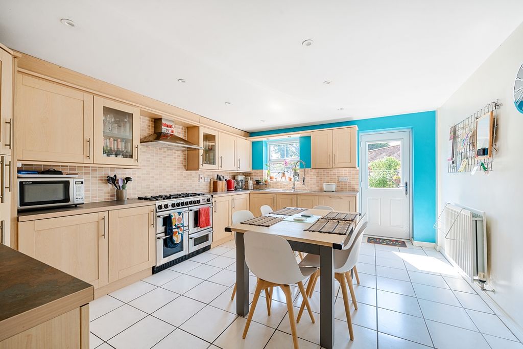 Property photo 2 of 14 Kitchen Dining Room