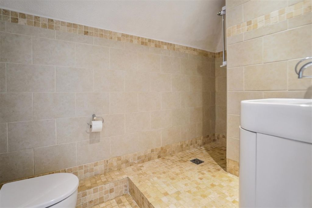 Additional image 15 of 2 bed flat for saleTotteridge Lane, High Wycombe HP13