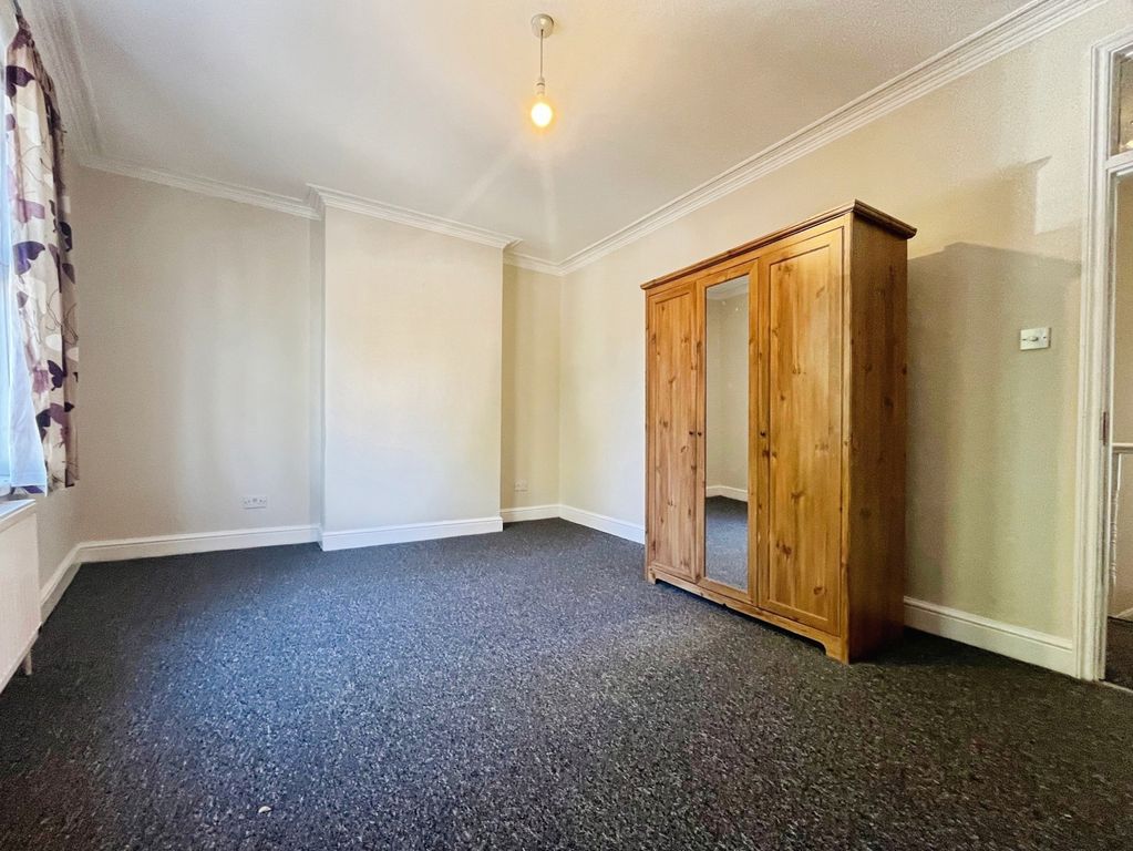 Property photo 2 of 9 Bedroom