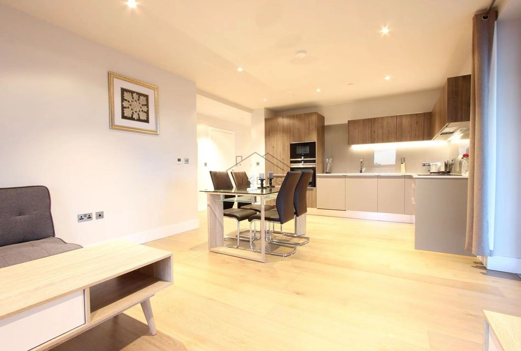 Property photo 2 of 14