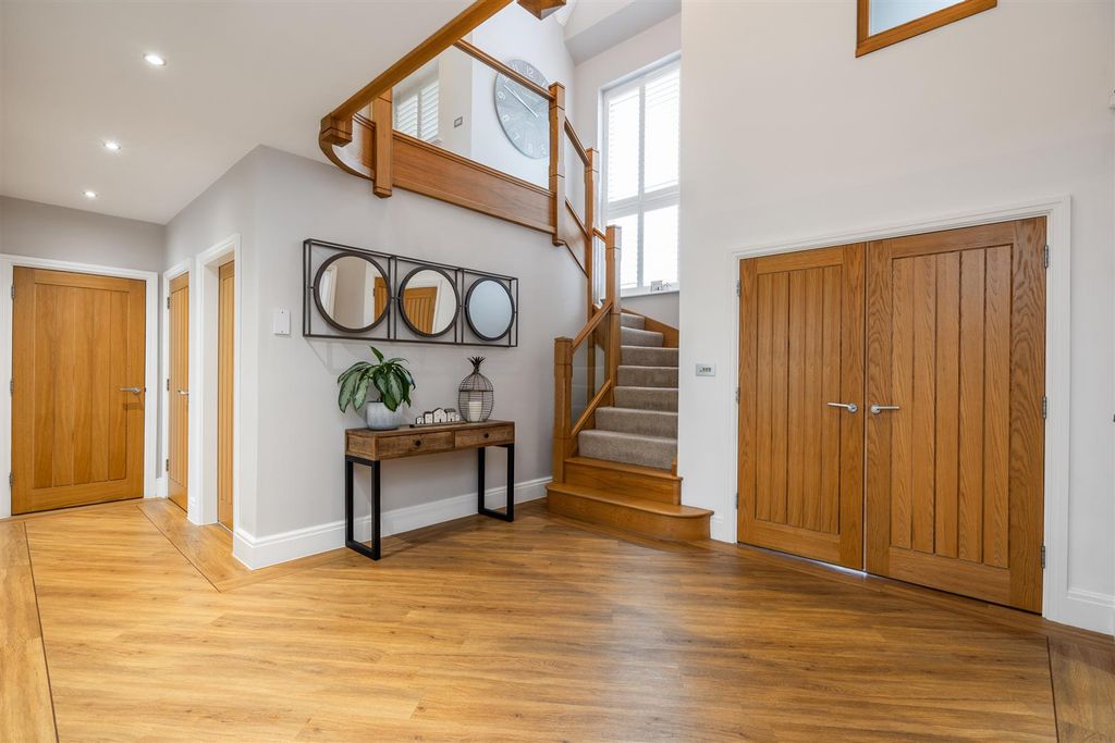 Property photo 3 of 29 131 Whitefields Road_4.Jpg