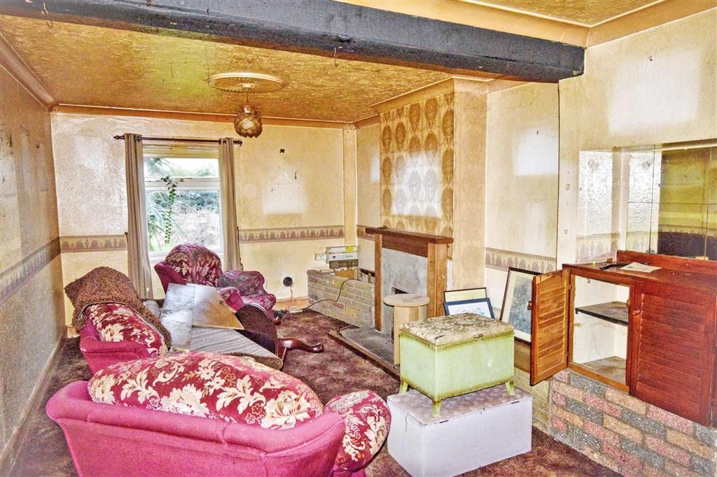 Property photo 3 of 12