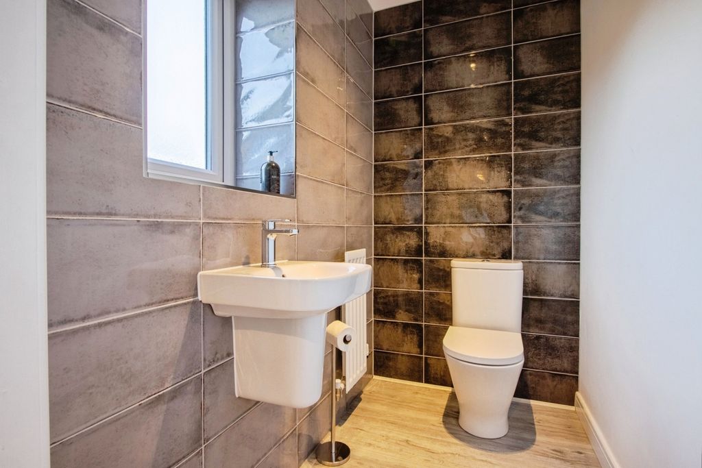 Additional image 10 of 4 bed detached house for saleHeath View, Wakefield, West Yorkshire WF1