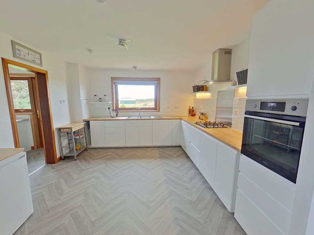 Property photo 2 of 15 Photo 9